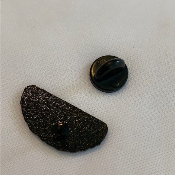 Half a Brain Pin - Picture 2 of 3